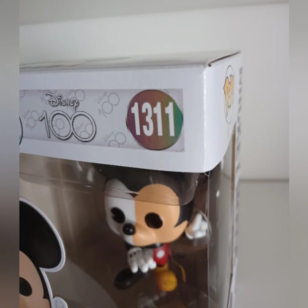 Disney Mickey‎ Mouse 1311 Disney 100 Hot Topic Exclusive Vinyl Figure Funko Pop